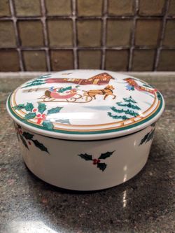 Vintage Mikasa Porcelain Trinket Box