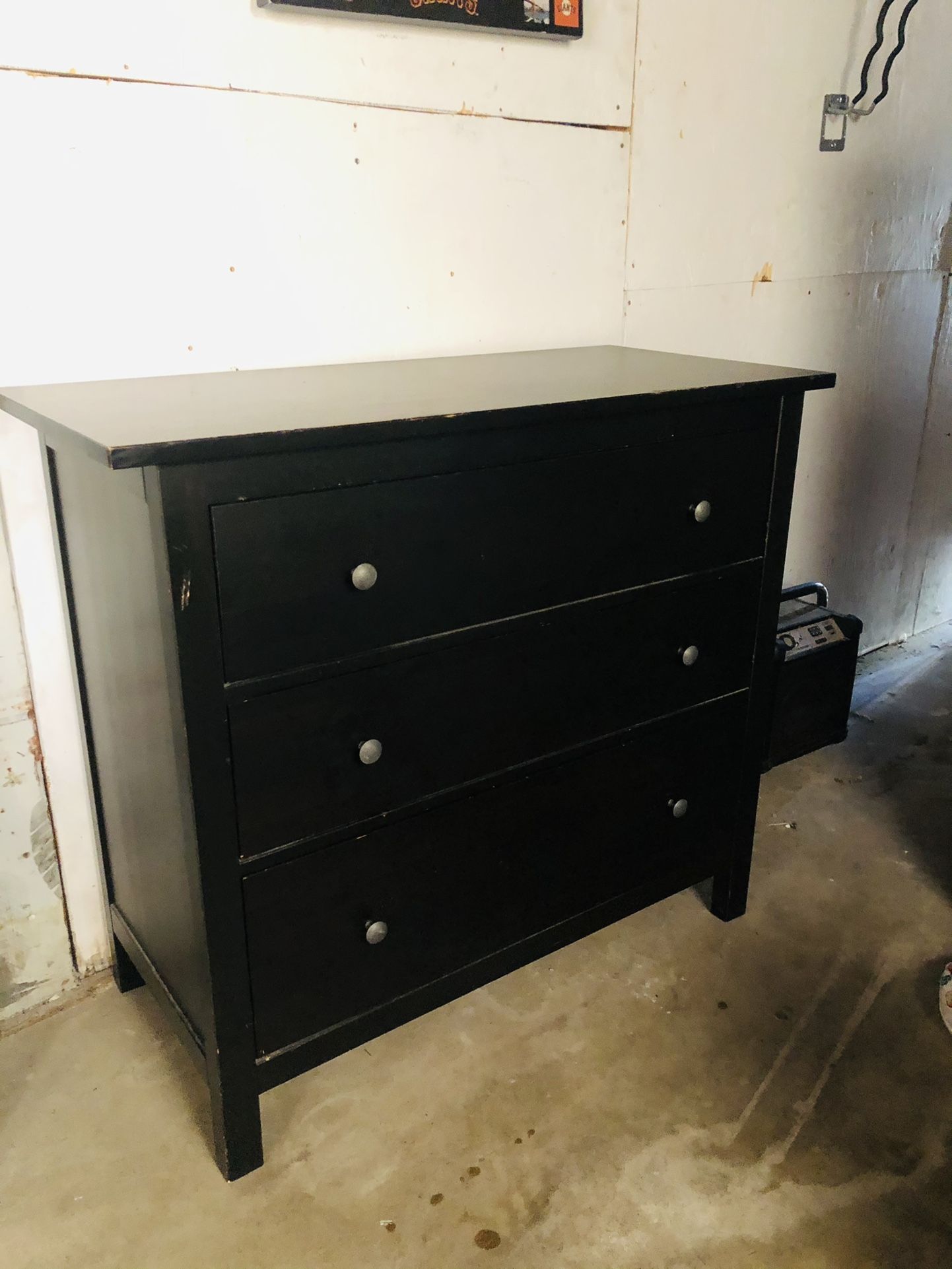 Dresser $20