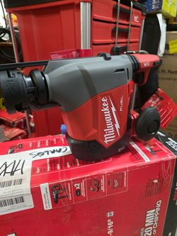 Milwaukee m18 FUEL Rotary Hammer with Dust Extractior tool only new