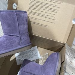 Child Size 8 Ugg Boots