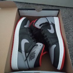 New In Box Black Gray Red Jordans Men10 4o2 383 391o