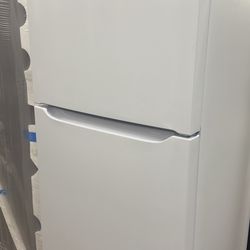 Fridge 2 Door |Apartment Size | On Sale |Warranty 