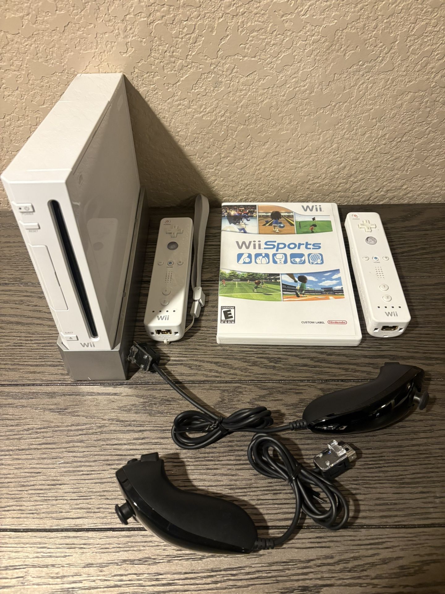 Nintendo Wii + Wii Sports