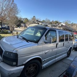 2003 GMC Savanna Runs Great!!