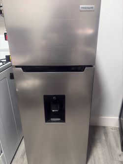 Medium size fridge for sell