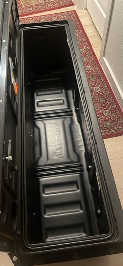 TRACTOR SUPPLY CO toolbox works good obo