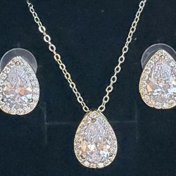 BRAND NEW CZ TEAR DROP GOLD NECKLACE & EARRINGShigh Quality  JEWELRY SET 