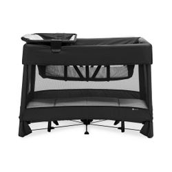 4MOMS Breeze Plus Playard