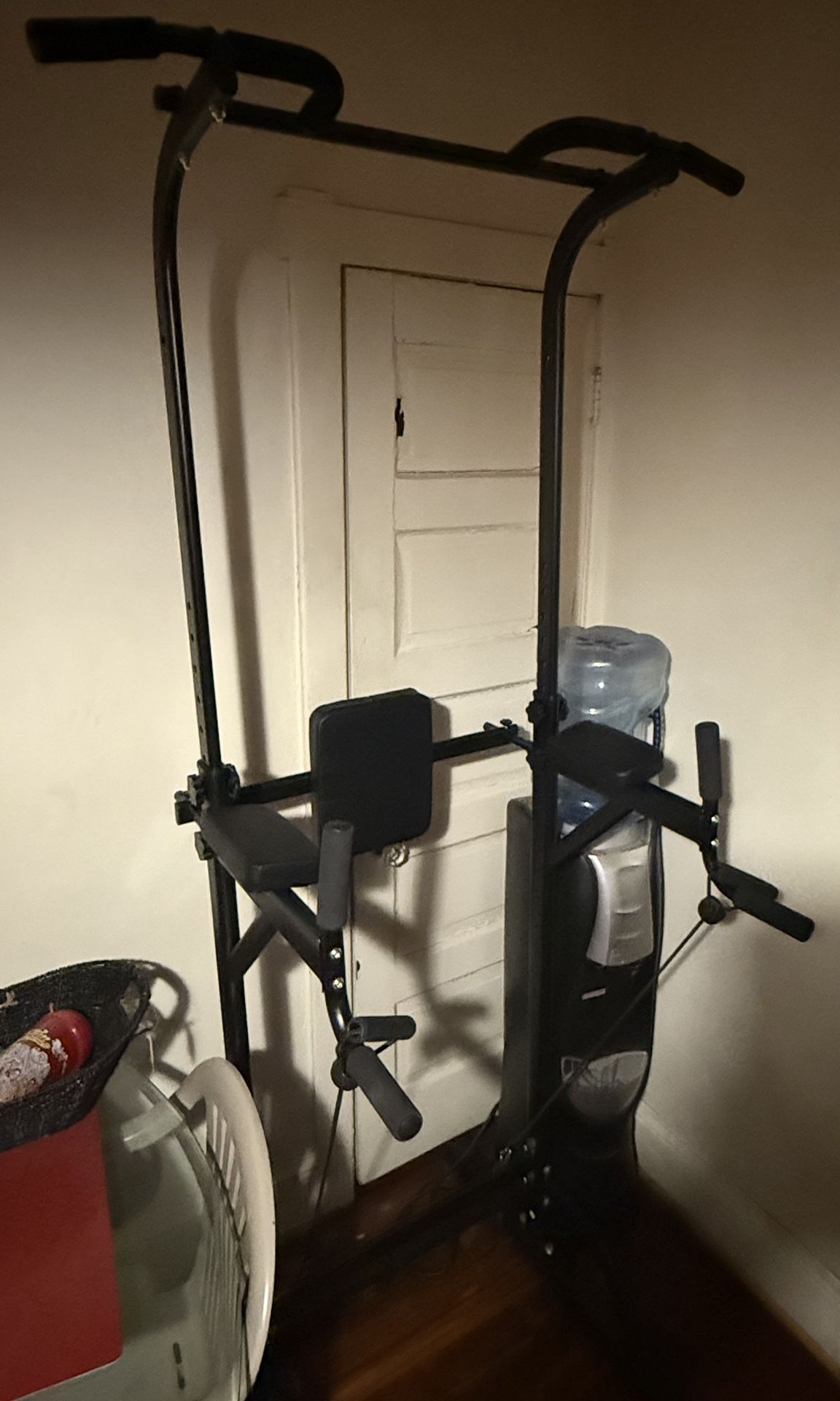 PULL UP/DIP SET WITH RESISTANCE STRAPS AND PUSH UP HANDLES!!!