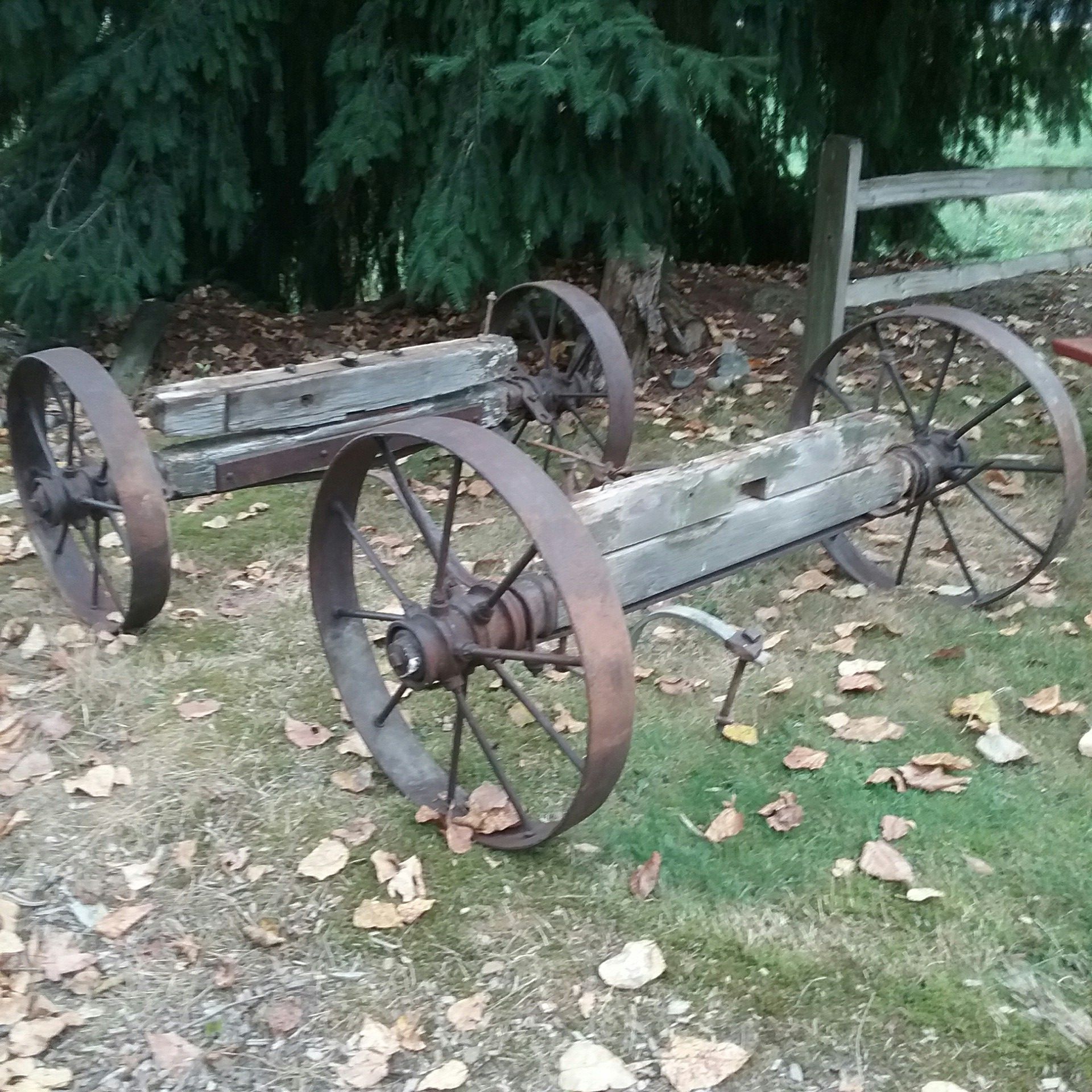 Late 1800's wagon axles w/wheels