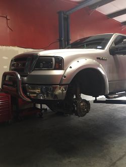 SUSPENSIÓNES FRENOS Y ALINEACIONES