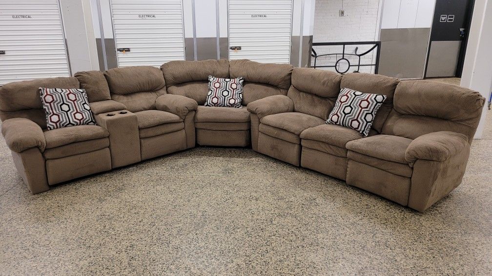 Large Sectional (I CAN DELIVER)