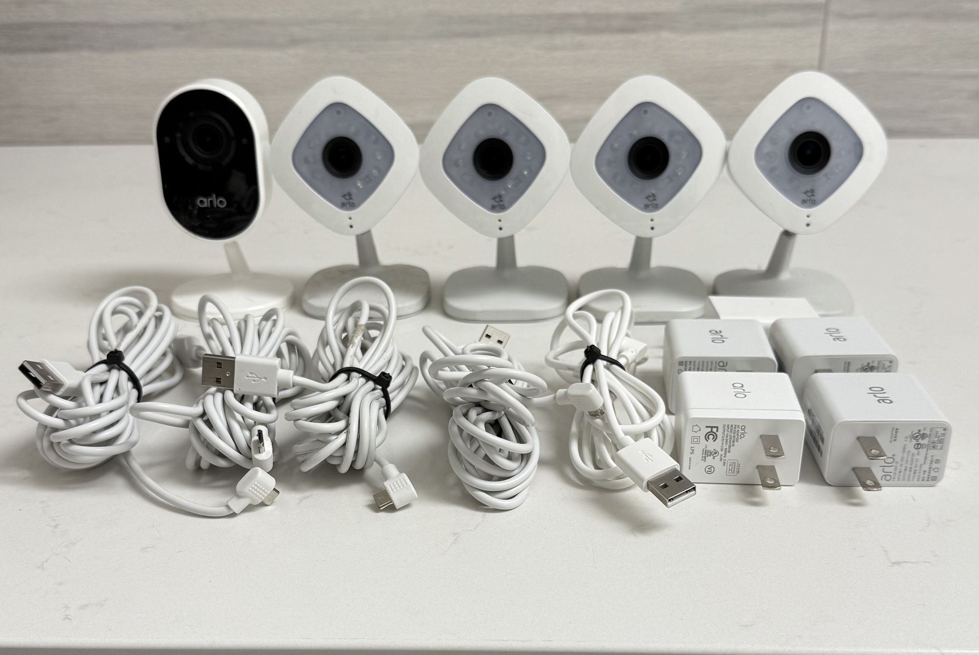 Netgear - 5 Arlo indoor security cameras