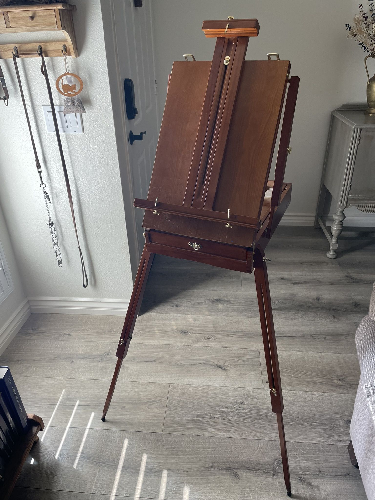 French Style Travel/Portable Easel With Paint Box