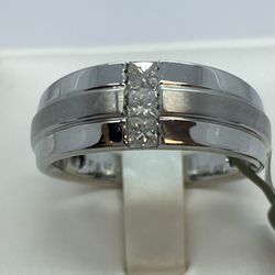 10K Gold Diamond Ring.New 