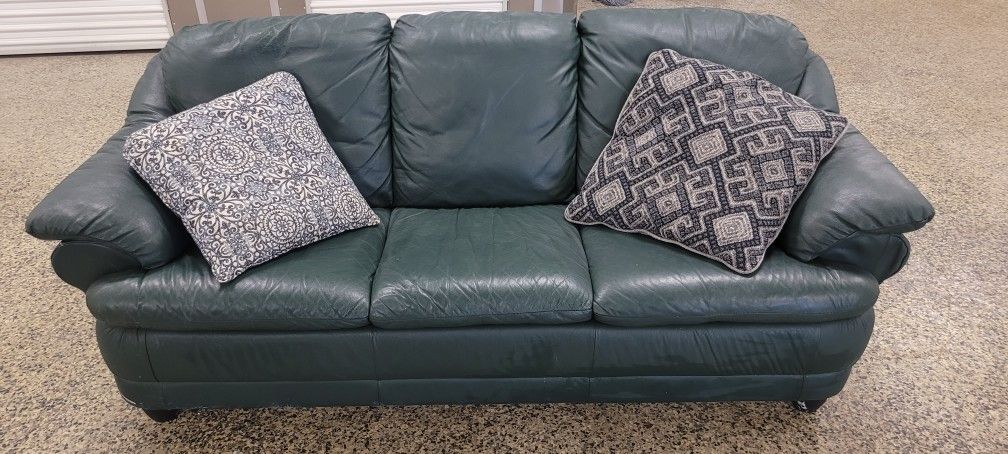 Leather Couch (I CAN DELIVER)