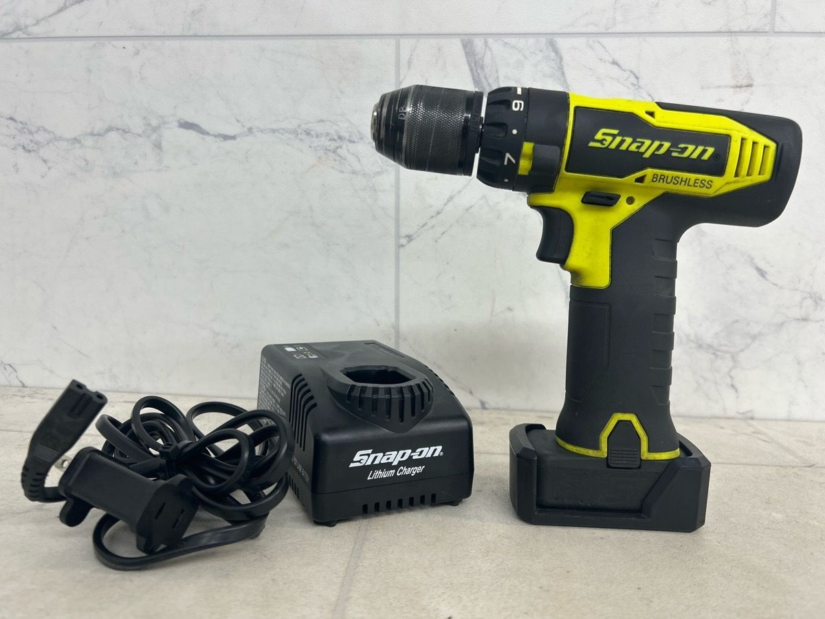 SNAP-ON CDR861HV 14.4 V 3/8" MICROLITHIUM CORDLESS DRILL, COMES W/ ONE BATTERY (HI-VIZ) & CHARGER (PO1019072)