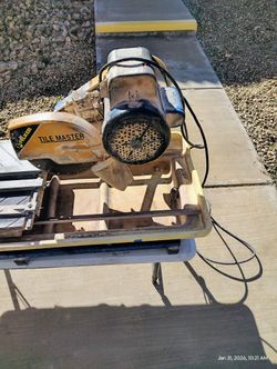 Tile Saw Felker With 9+ Blades