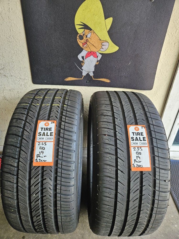 255/40/19 Michelin Tires (2)