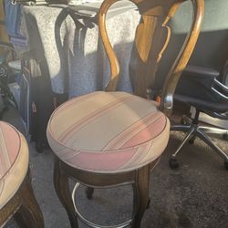 2 Bar Stools