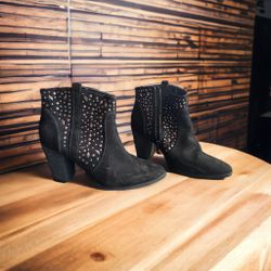 Jennifer Lopez size 7 boots