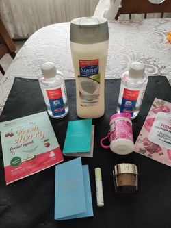 Beauty lot. Includes 30.00 jar of Estee Lauder Revitalizing supreme + day cream