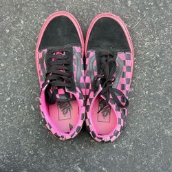 Pink & Black Checkered Vans 6.5W