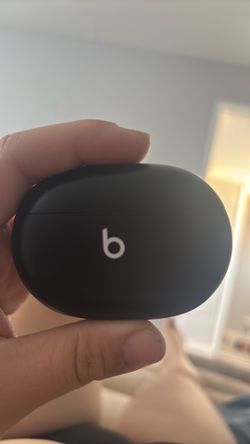 Beats wireless earphones