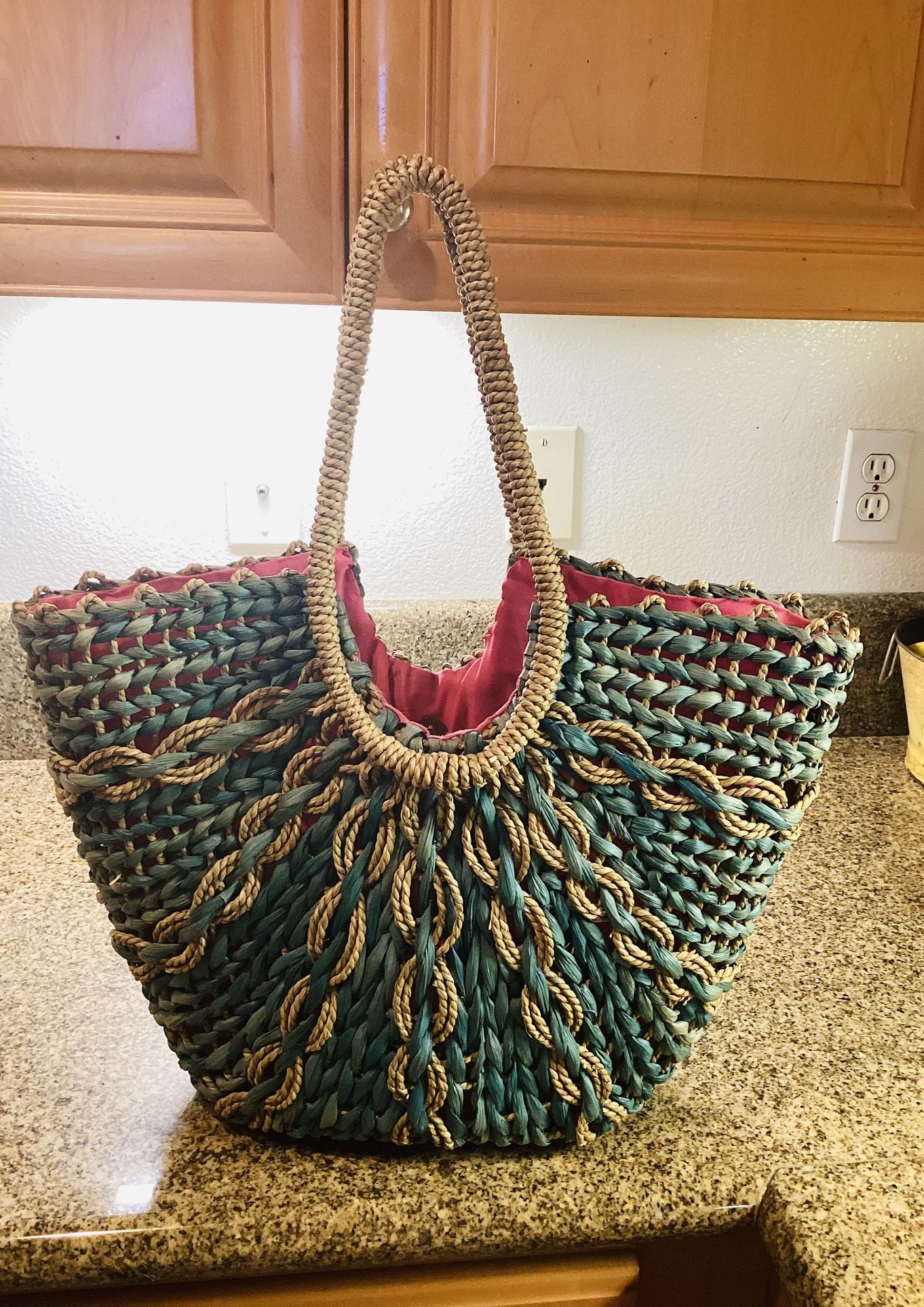 Straw summer bag in turquoise and natural