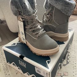 Roxy Yuma Snow boots Size 9