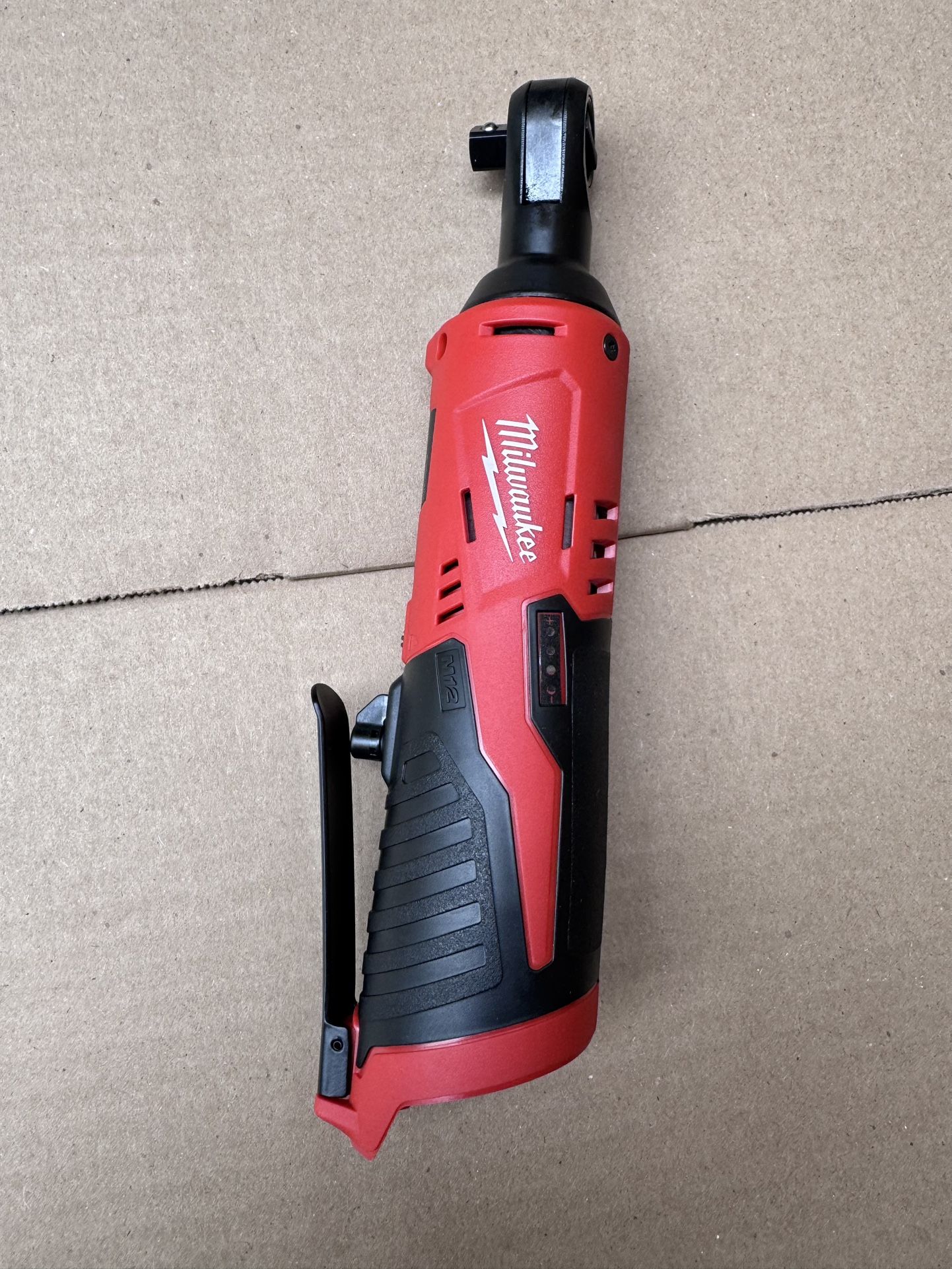 — Milwaukee M12 12V Lithium-Ion Cordless 3/8 in. Ratchet (Tool-Only)