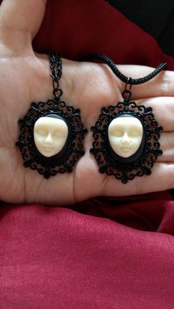 Creepy Face - Fancy Pendant Frame - SMALL
