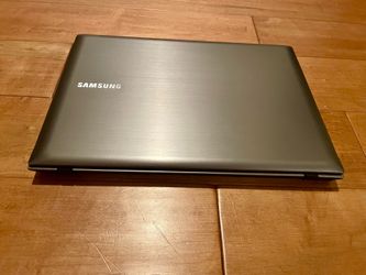 Samsung QX411 laptop *FOR PARTS!*