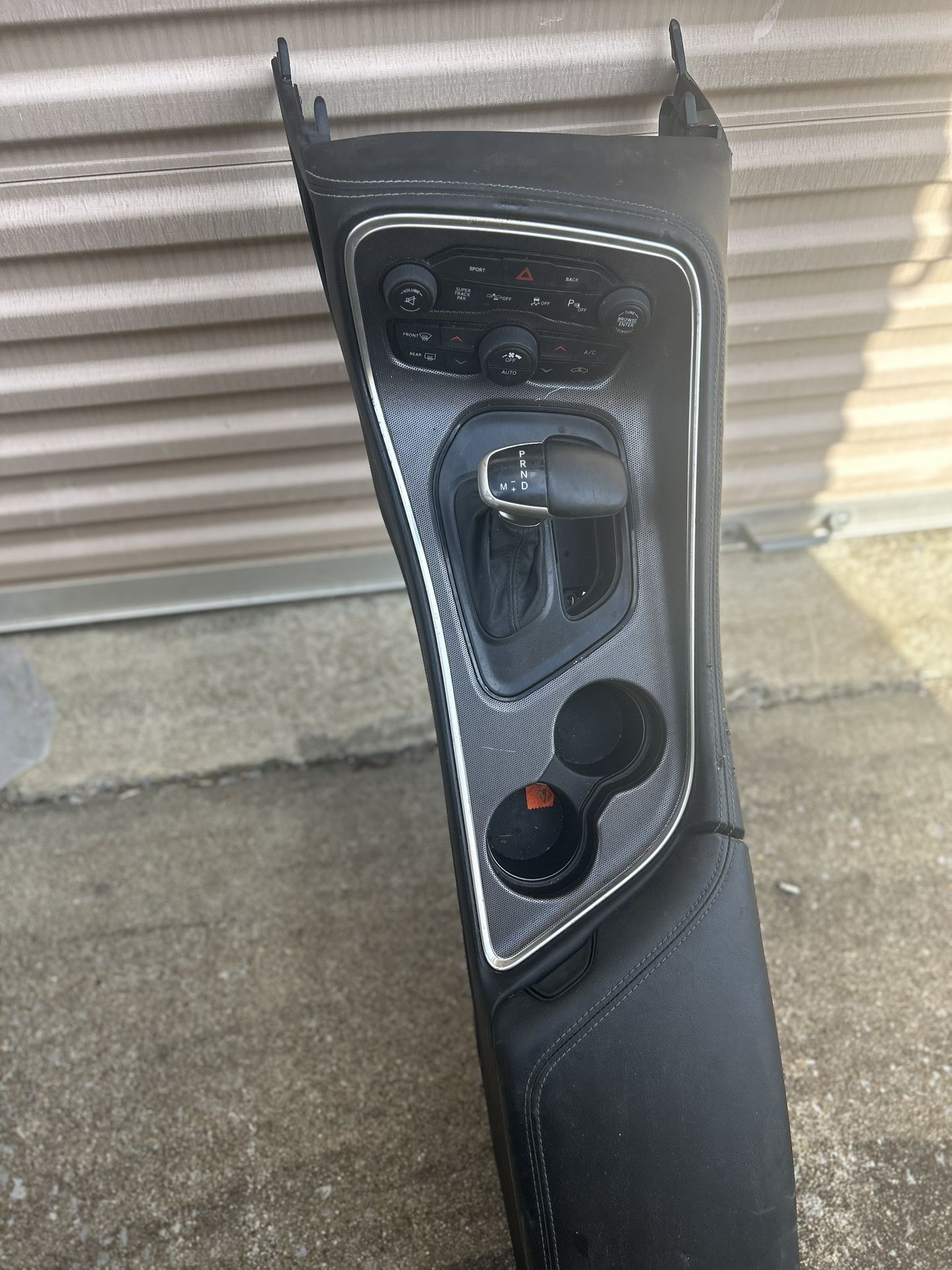 Dodge Challenger Middle Console