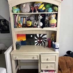 Desk With Hutch