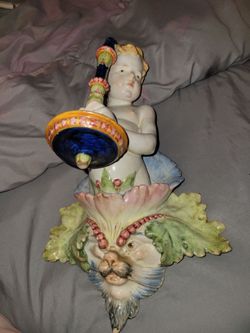 Italian Ginori porcelain figural wall sconce
