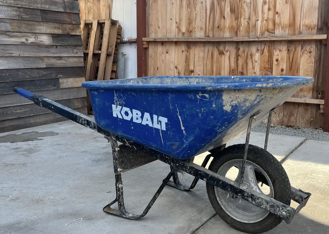 Kobalt 6-cu ft 1 Wheel Steel Wheelbarrow Flat-free Tire(s)