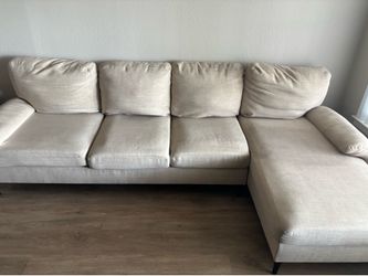 Sectional sofa with chaise lounge