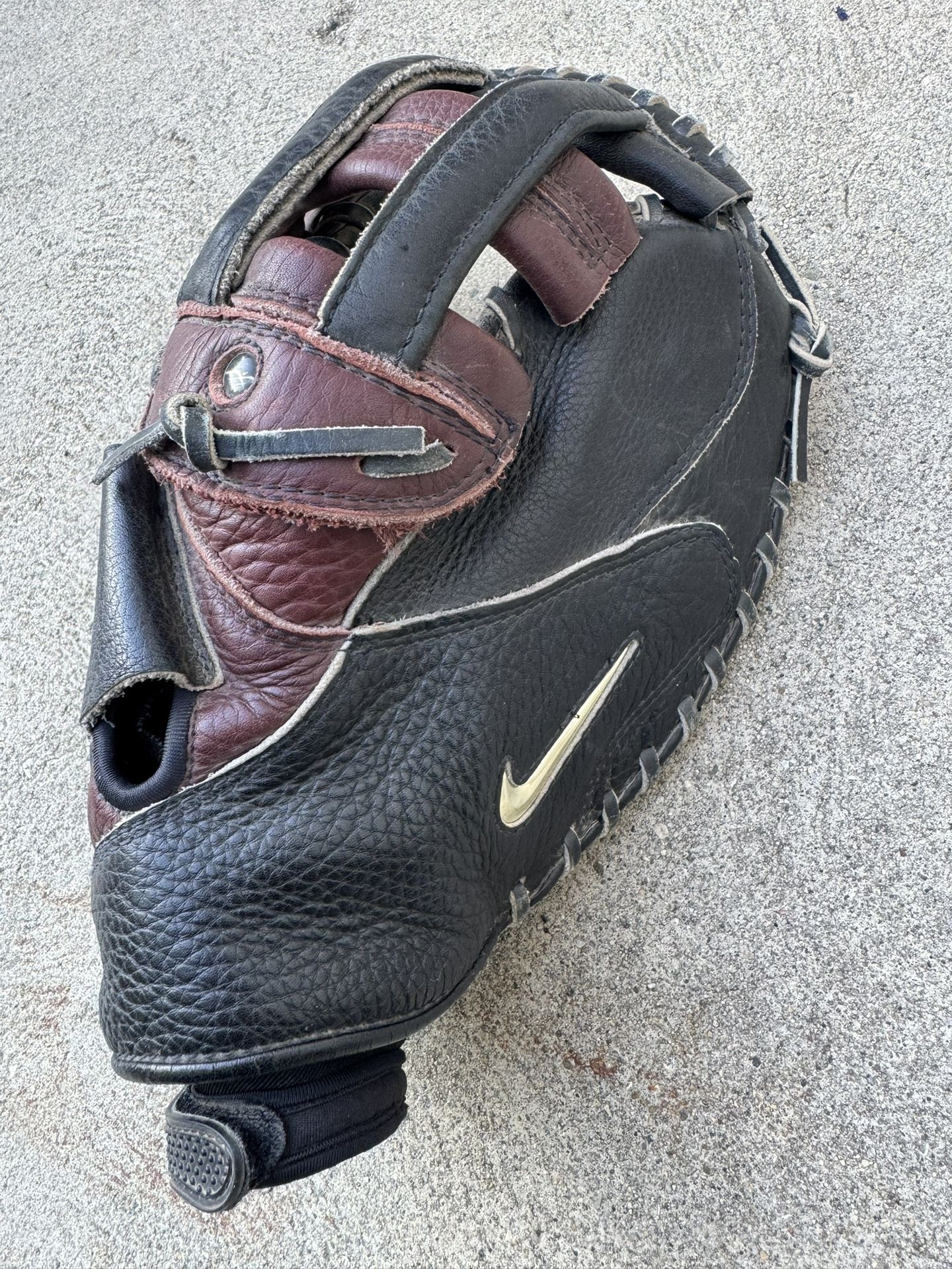 Nike Athena Fastpitch Softball Glove In Nice Condition Have More Equipment Available 