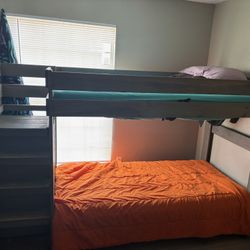 Twin Bed With staircase And Drawers 