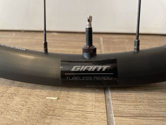 Giant pr2 2024 disc tubeless