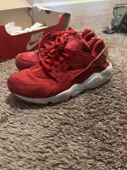 Red Nike Huarache Size 7.5 