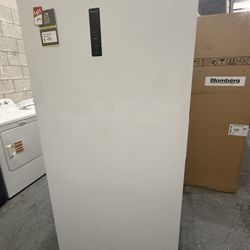 Element 33 Inch Upright Convertible Freezer 17.0 cu. ft. 