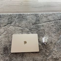 MacBook Air M2 15 Inch Screen