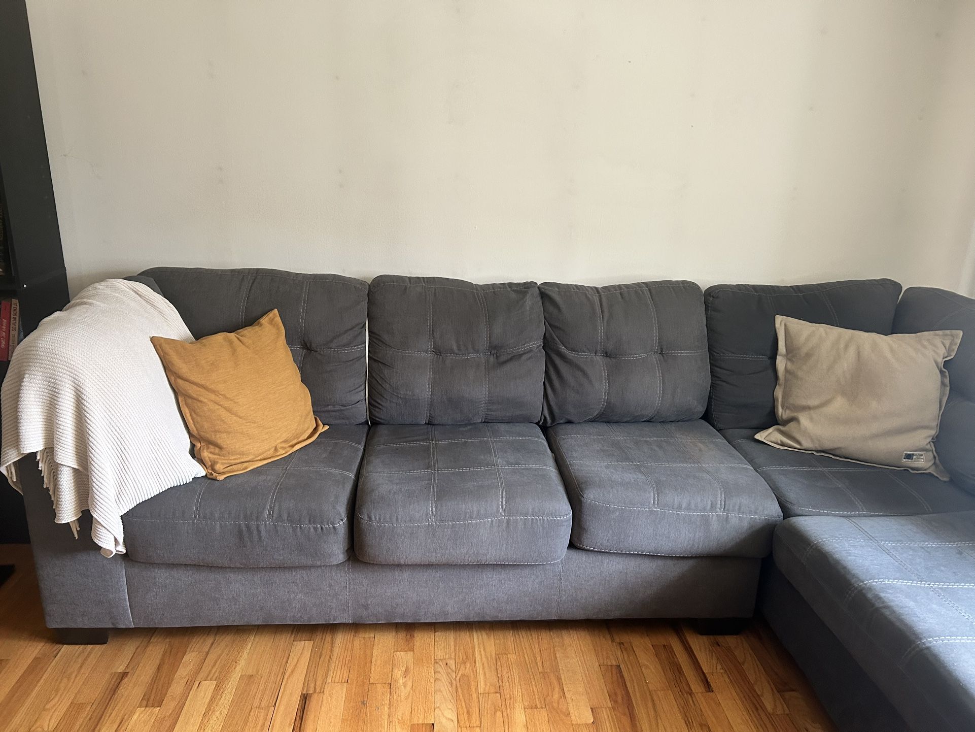 Grey sectional Couch With Chaise