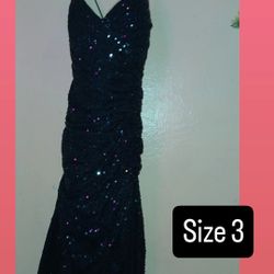 Size 3.
Formal dress