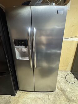 Side by side Refrigerator
