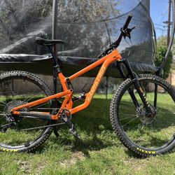 HIGHTOWER R /Med/Carbon Frame/ 29 2022 OBO