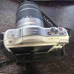 Panasonic DMC-GF5 Camera 