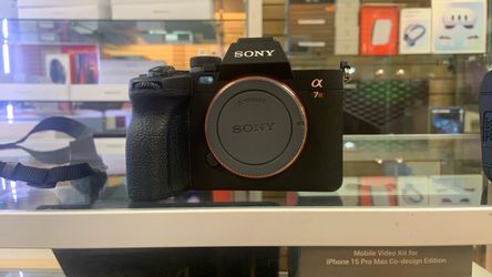 Sony a7 RV. Open box